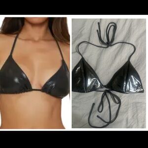 ALO YOGA Vinyl Sleek Patent Bikini top Size S/XS, Black, in EUC.